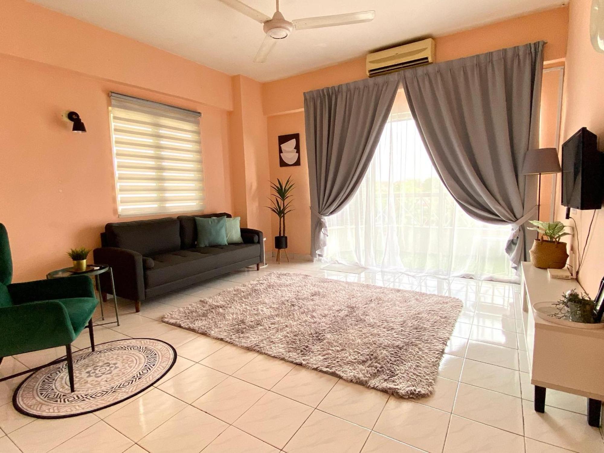 The Nest - Cozy 3-Bedroom Condo, שאה אלאם מראה חיצוני תמונה